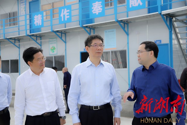 刘事青到邵阳经开区督战重大产业项目建设