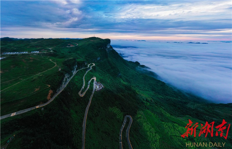 八面山·山道弯弯(徐正祥 摄)