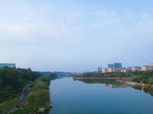 岳阳王家河举行城市黑臭水体治理宣传开放日