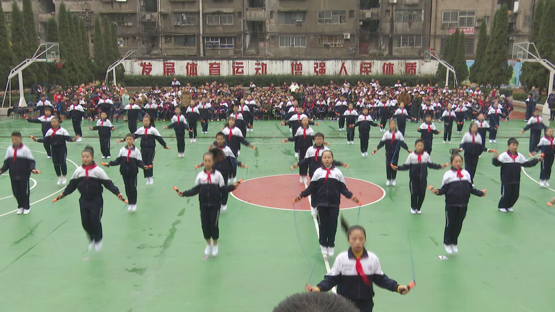 冷水江市第二小學舉行首屆跳繩比賽