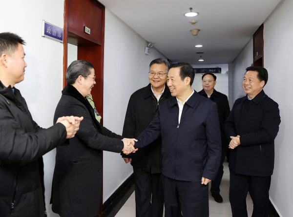 许达哲走访调研政法系统