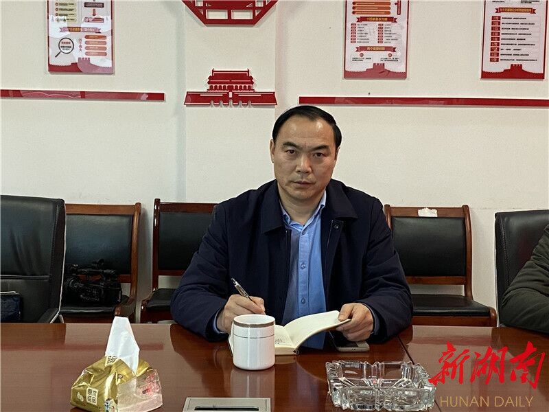 易新岳到杨林街镇督导村支"两委"换届选举工作 - 岳阳县 - 新湖南