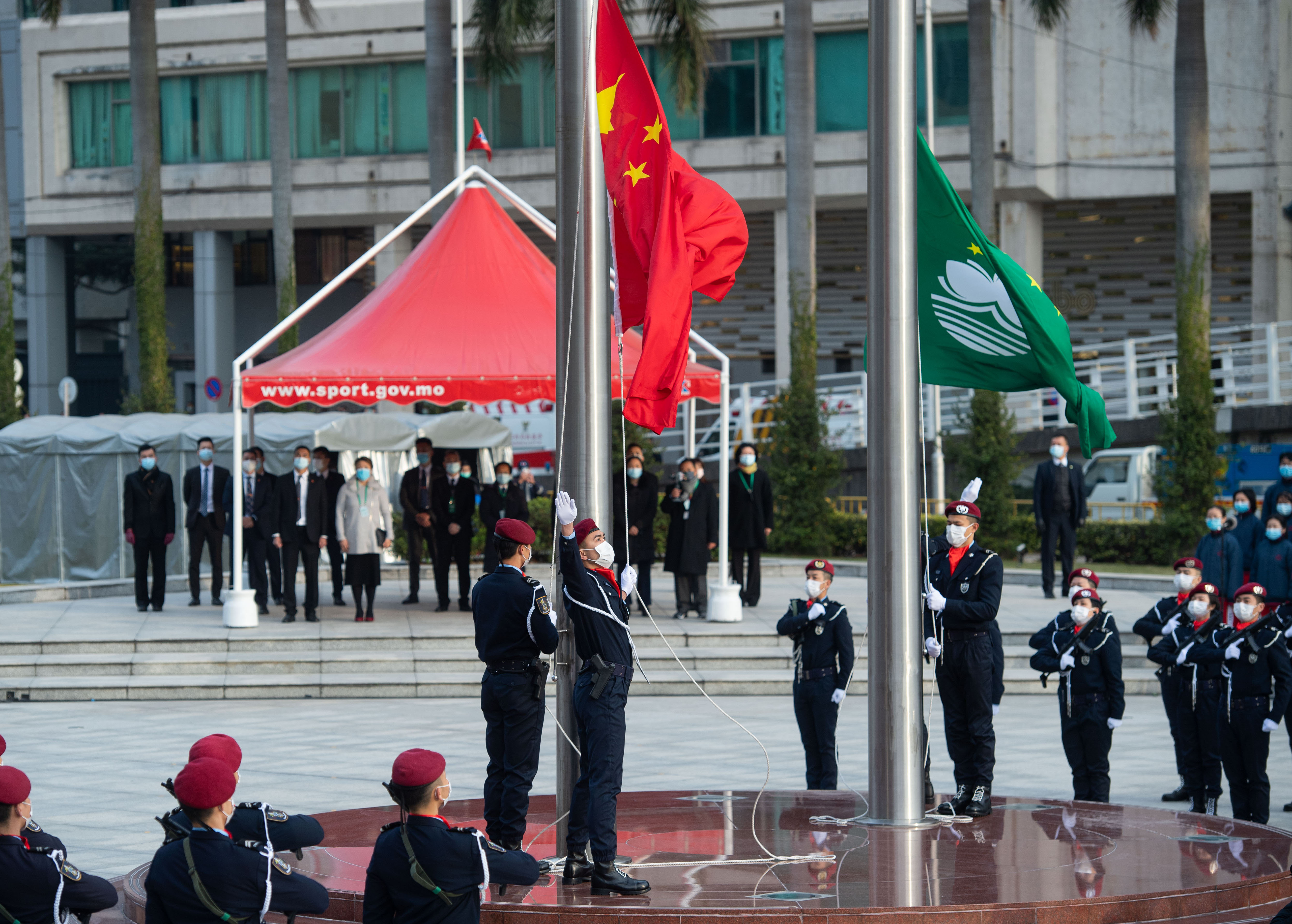 澳门举行升旗仪式庆祝回归祖国21周年