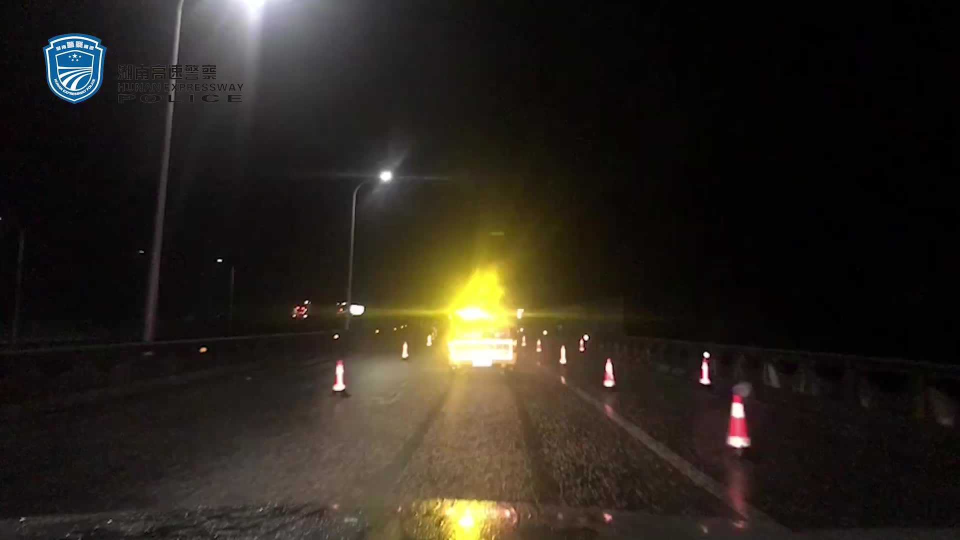 寒潮下的高速公路，湖南高警在守护