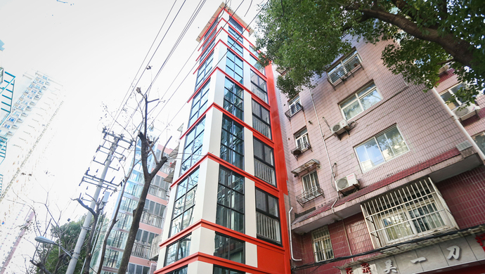 同一天，上海这个街道3台加装电梯竣工，5台加装电梯启动