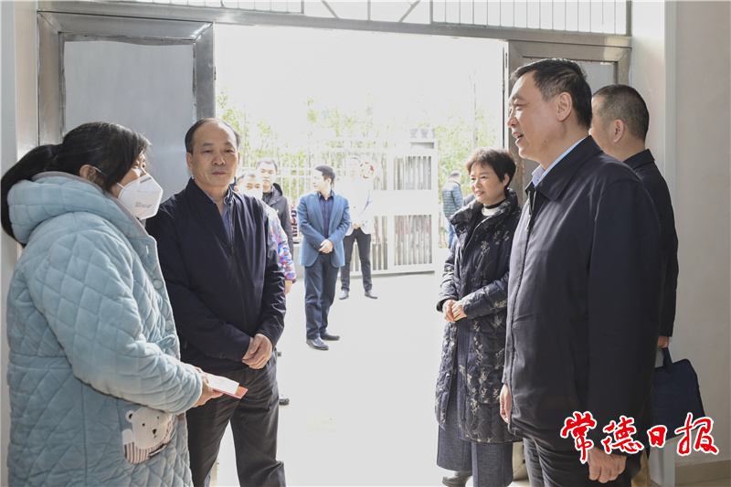 张宏森来常走访慰问困难群众和党员