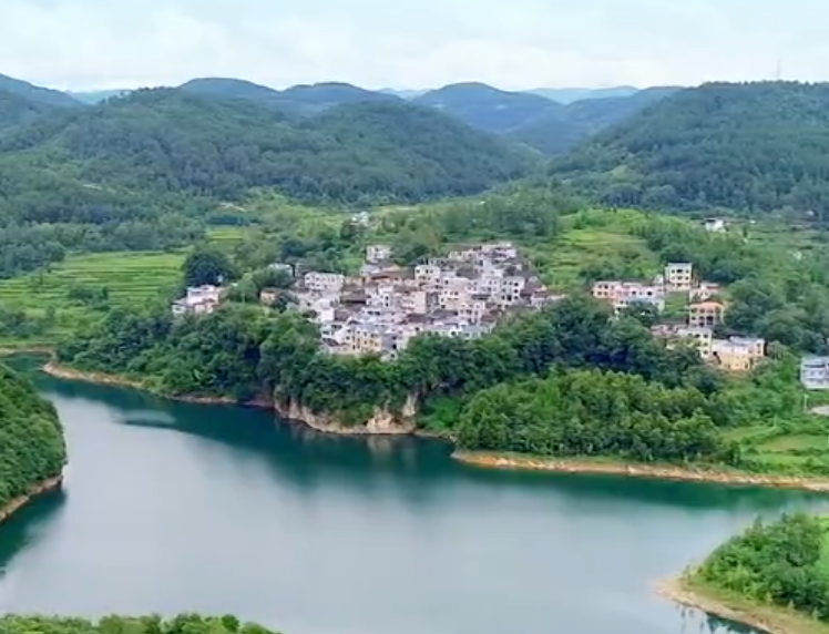 《这八年——精准扶贫在湖南》第二集：安居乐业