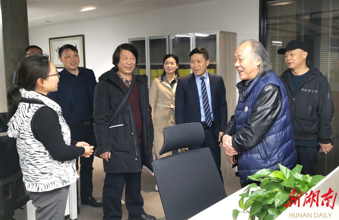 书画家与律师、媒体代表交流 书画家与律师、媒体代表交流