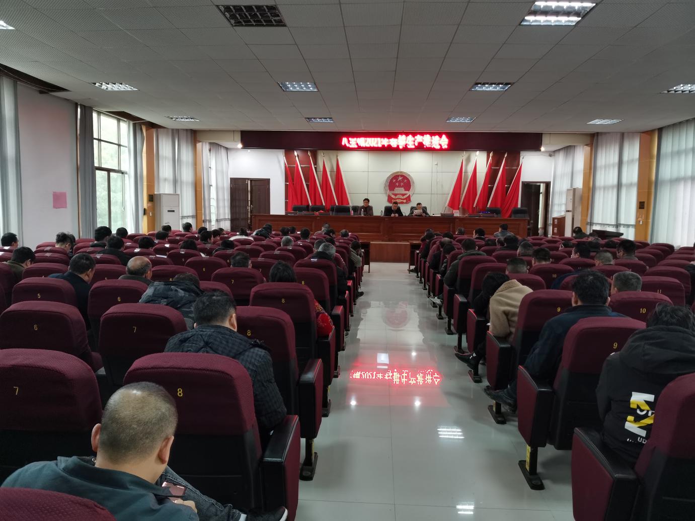 祁阳明德小学录制《一定会胜利》歌曲助力抗"疫"