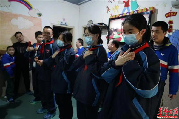 长沙市中雅培粹学校开展学雷锋精神志愿者活动