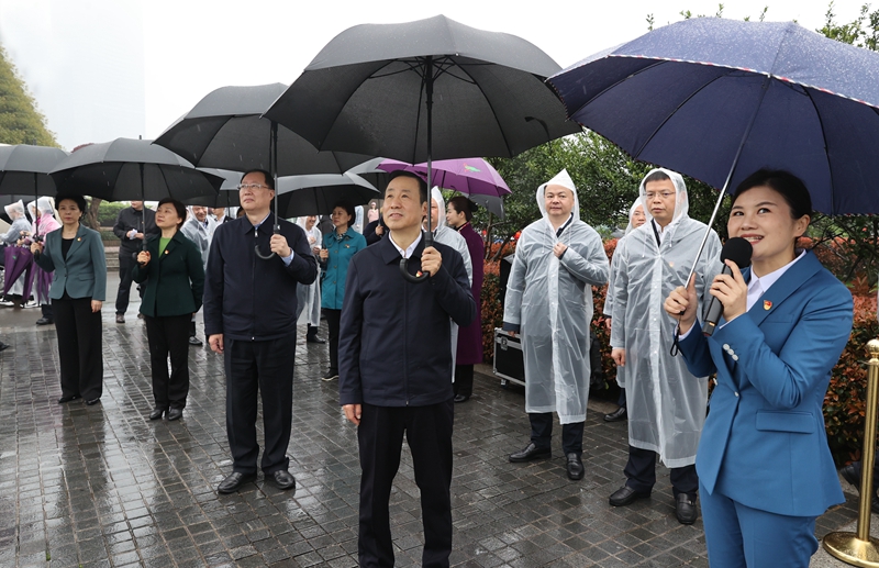 省委理论学习中心组开展党史学习教育第一次专题学习 许达哲讲主题党课
