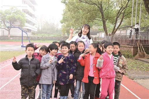 湖南日报|“在我的班级,快乐第一,成绩第二”——记敬业奉献的“湖南好人”兰旭霞 新湖南www.hunanabc.com