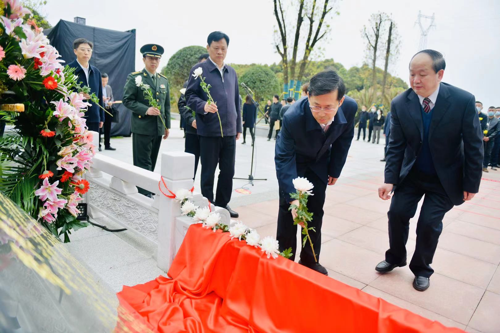 张超烈士纪念园落成