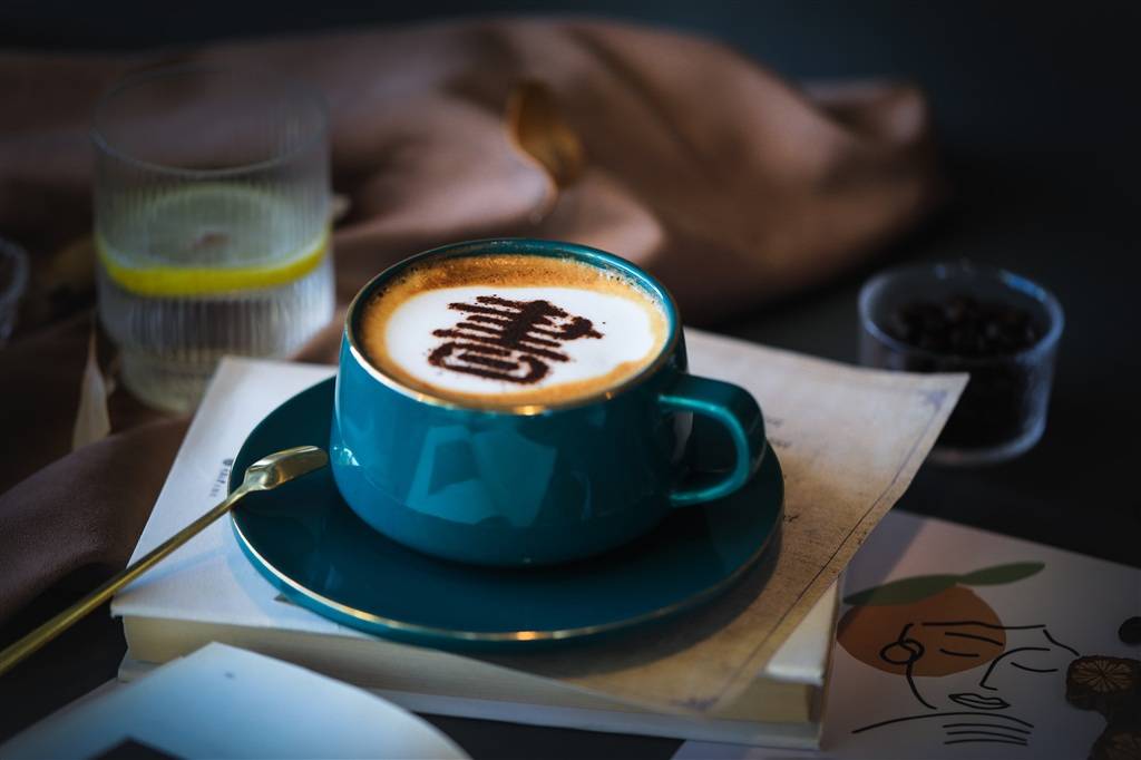 调研上海97家书店后发现：咖啡经营成为新开书店标配