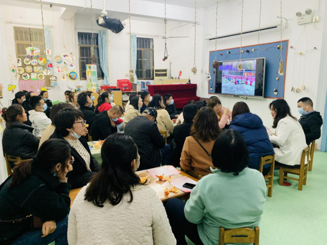 家园同灌溉  静待花盛开 —— 雨花区教育局第二幼儿园召开2021年新学期家长会