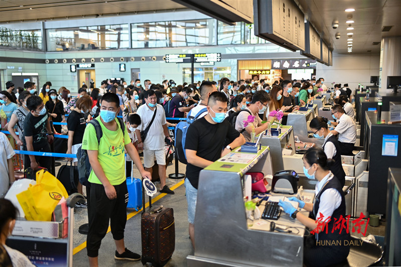 Finding Baggage | 提取行李 - top news - 新湖南