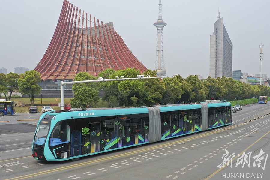 株洲智轨"开跑"