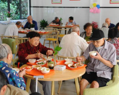 长沙县杉仙岭社区推出养老新模式——3元一餐，“爸妈食堂”开饭啦