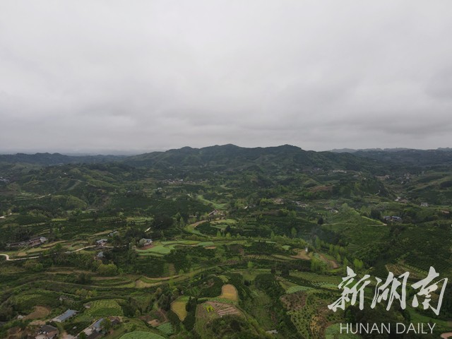 山清水秀的芷江侗族自治县禾梨坳乡古冲村.李夏涛 摄