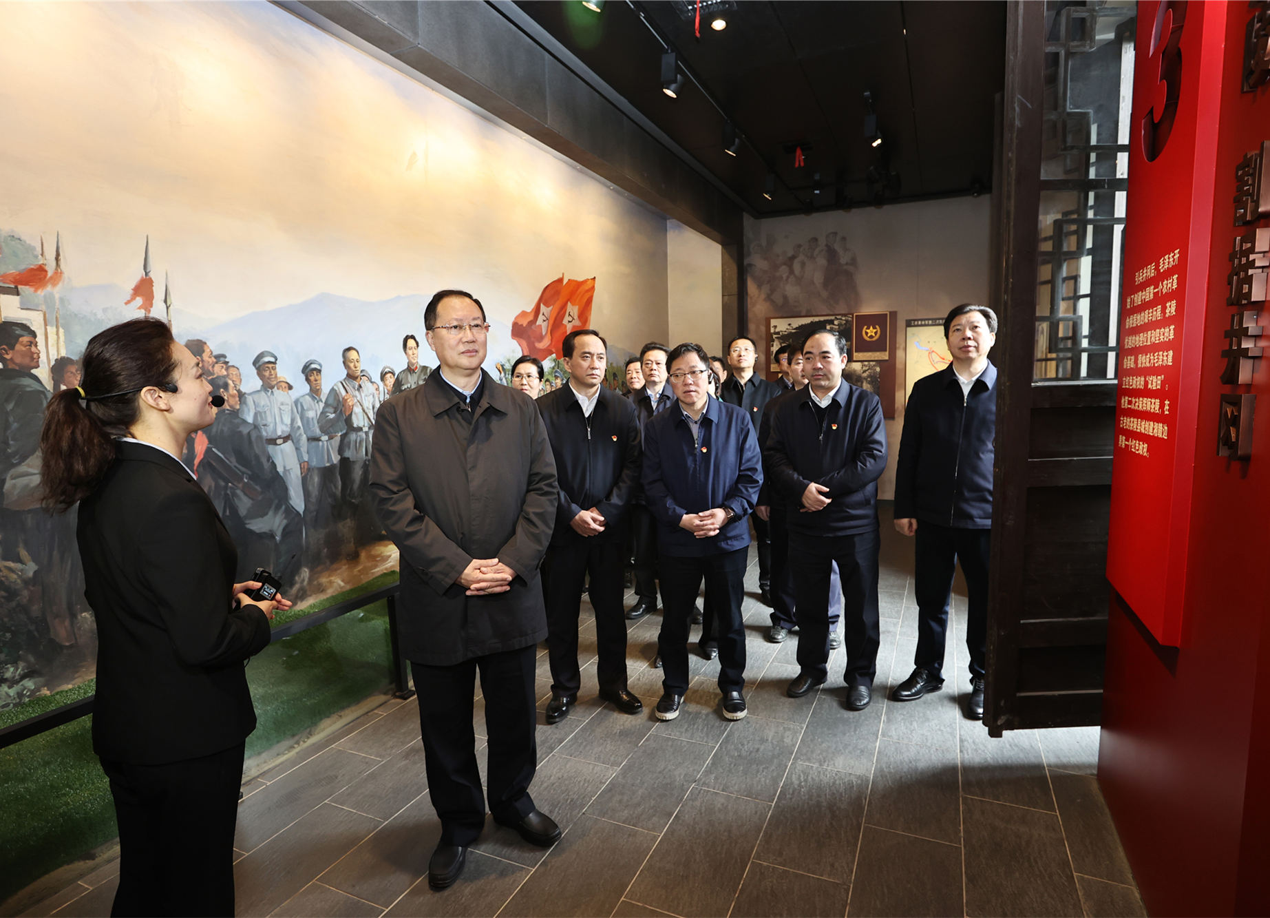 毛伟明：传承红色基因 办好湖南事情 为红色热土增光添彩