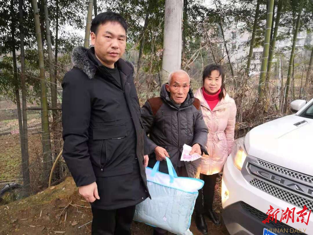 （走访慰问油溪乡计生困难群众 通讯员 拍摄）