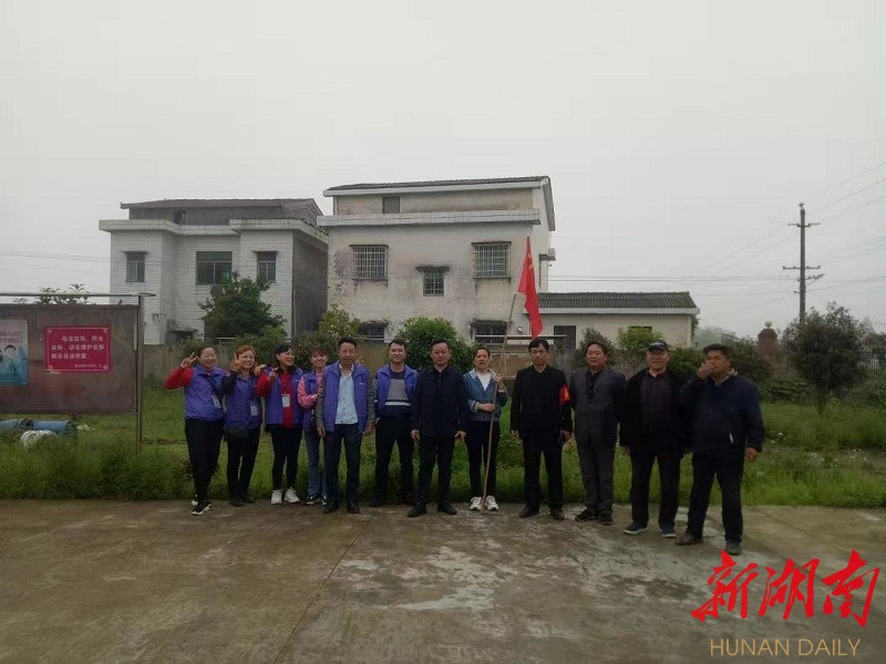 我为群众办实事 | 鹤龙湖镇：19支“领头雁”队伍振翅基层大舞台