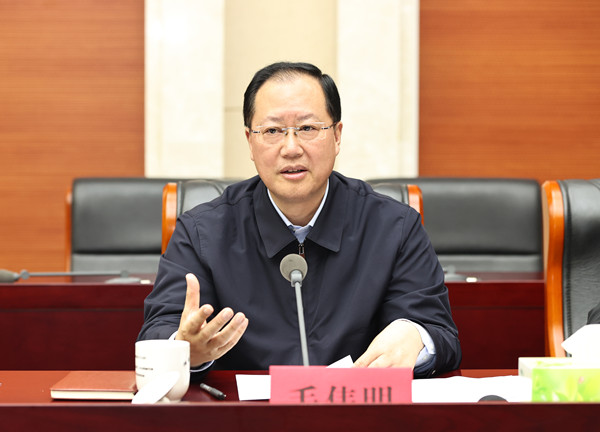 毛伟明：加快开放发展步伐 打造内陆地区改革开放高地