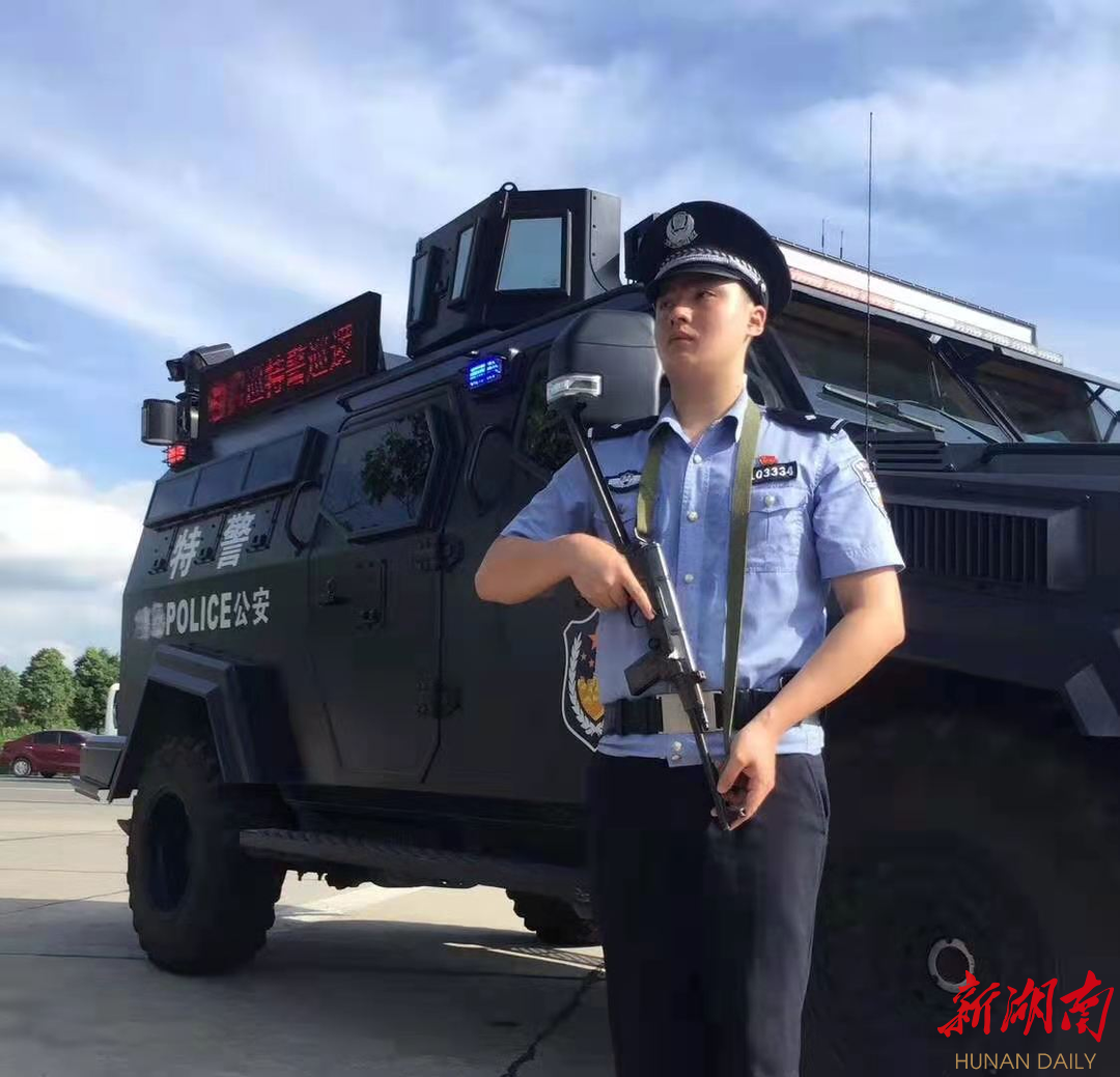 参与实战演练时的李凯同志