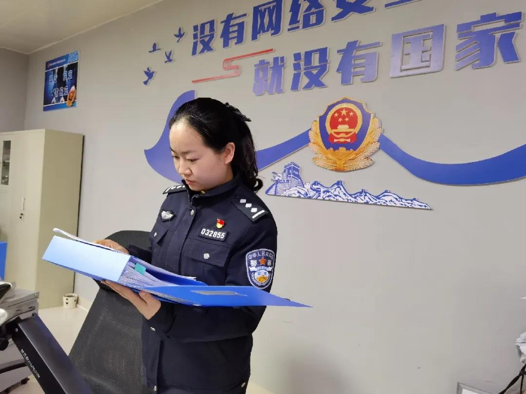 警花李月,多面能手