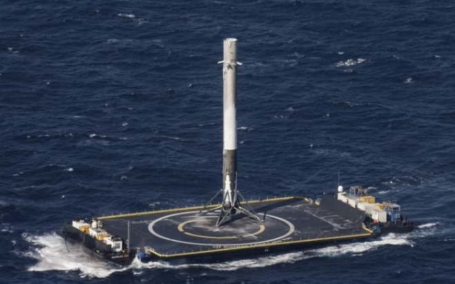 外媒集体双标：中国火箭残骸“失控砸头”，美国的就成“流星划过”