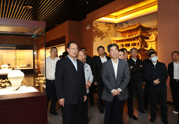 湖南代表团在宁夏学习考察 加强新能源合作 助力高质量发展