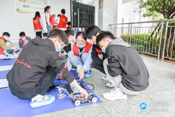 “学党史、强信念、办实事”——湖南科技大学信息与电气工程学院助力湖南省青少年机器人竞赛