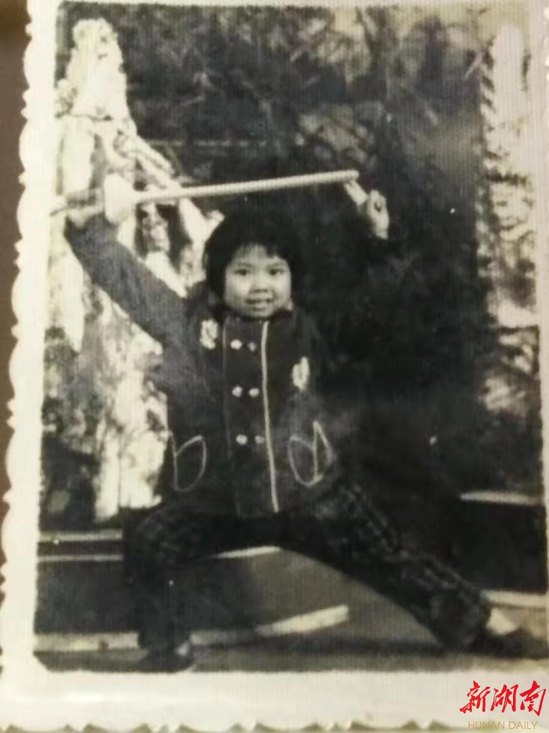 出生于武术世家的吴林姬，自幼便随父亲习武。