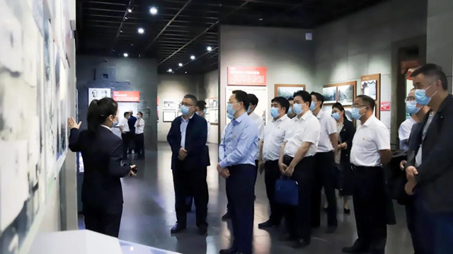 ▲在粟裕纪念馆开展“体验式”学习教育。 ▲在粟裕纪念馆开展“体验式”学习教育。
