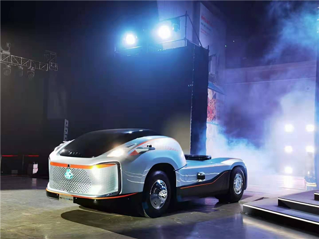 两款无人驾驶商用车发布，长沙助力园区物流全自动作业