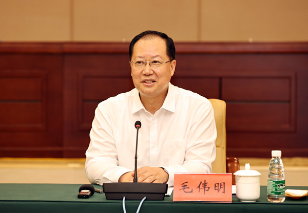 毛伟明在省公安厅调研：全力确保建党100周年政治安全社会稳定