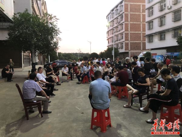 株洲攸县开展党史学习教育 干部深入基层为民办实事