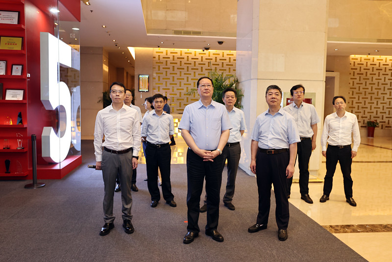 毛伟明在财信金控和湘投控股调研