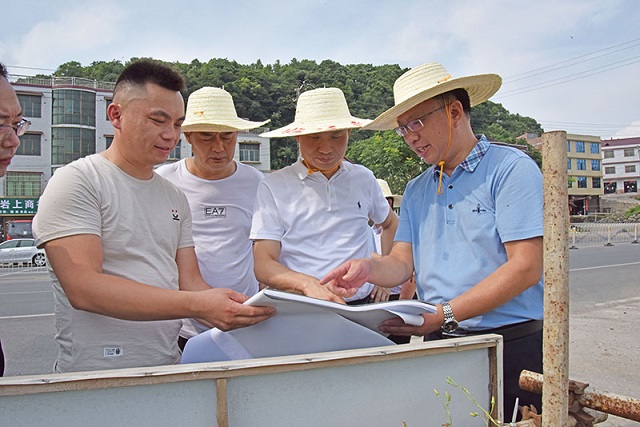 邓伟谋调研城建重点项目建设情况