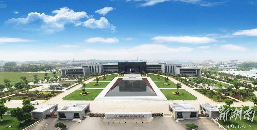 湖南艾华集团全景图。（龙岭工业集中区管委会供图）