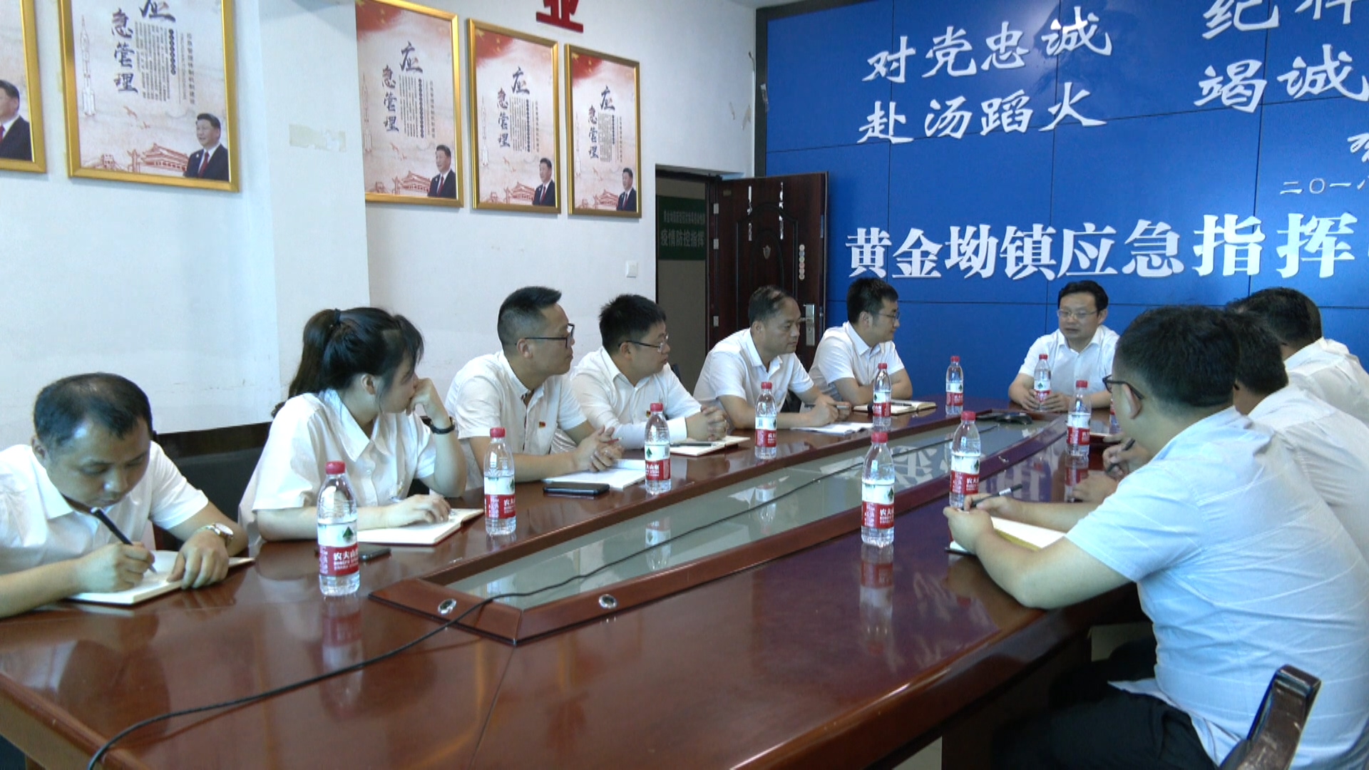 向秀亮以“四不两直”方式督导检查乡镇重点工作
