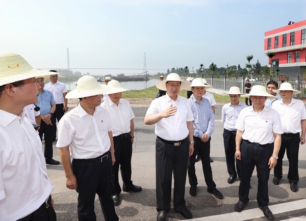 毛伟明在益阳调研：实现生态安全与经济发展“美美与共”