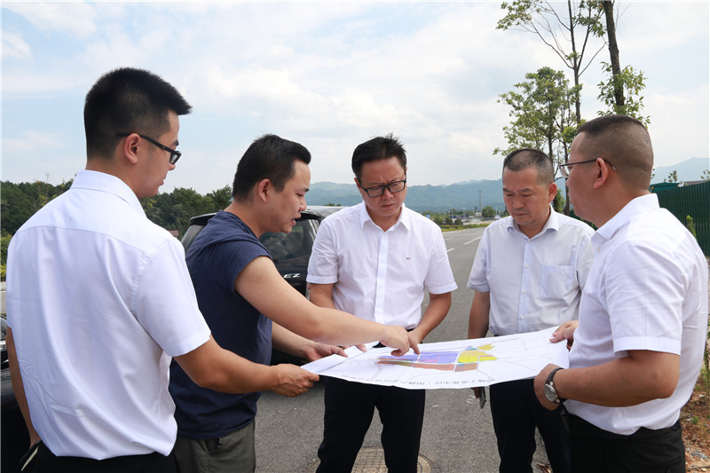 王海涛调研鹤城工业集中区项目建设