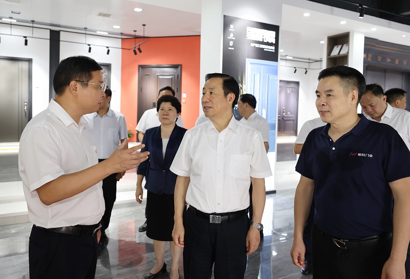 许达哲在长沙调研：不断夯实产业这个根基 努力做强做优做大实体经济