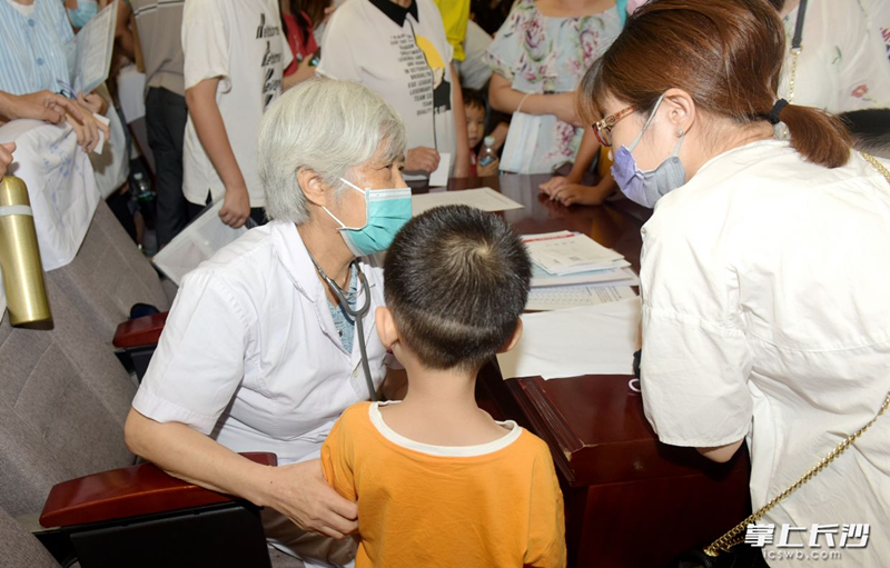 孩子矮小可能是病！“中国儿童生长发育健康传播行动”走进长沙