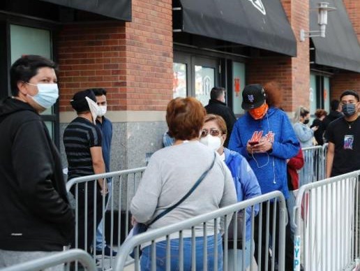 多国专家：比新冠病毒更致命的是“政治病毒”