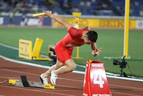 苏炳添领衔，中国队晋级田径男子4X100米接力决赛！