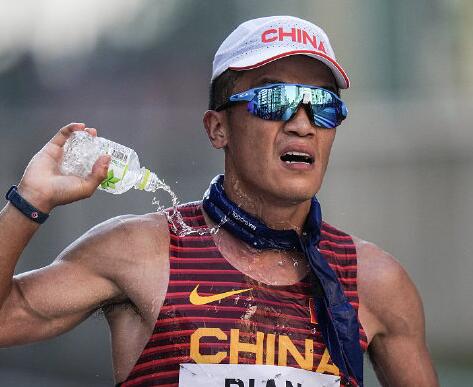 中国选手边通达获得田径男子50公里竞走第7名