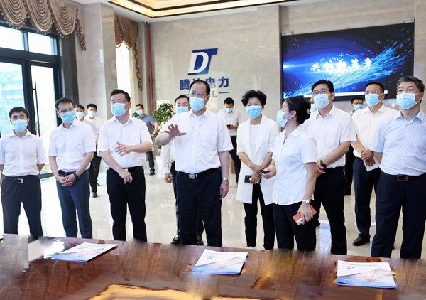 毛伟明在湘潭调研：赓续红色基因 争取更大光荣 为建设现代化新湖南作出新贡献