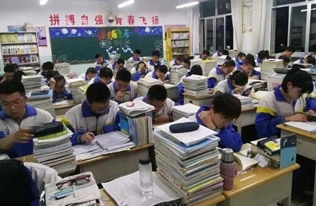 教育部：不得以任何名义设置重点班